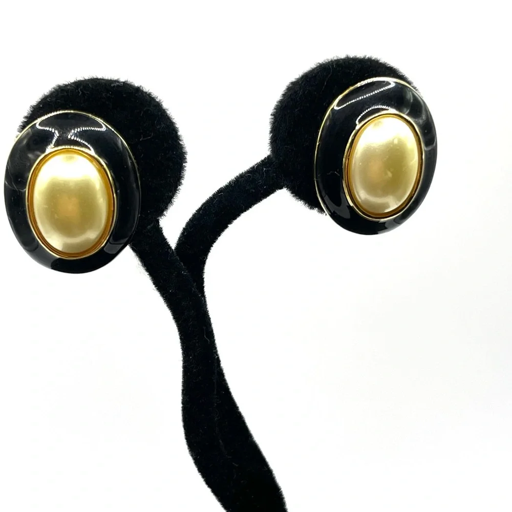 Kenneth Jay Lane Black Resin Earrings with Gold Pearl Centers - Picture 9 of 14